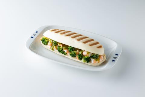MAXCAFE 大阪淀屋橋店 マックスサンド C (海老とブロッコリーのバジルホワイトソース) MAX SAND C Shrimp＆broccoli in basil white sauce
