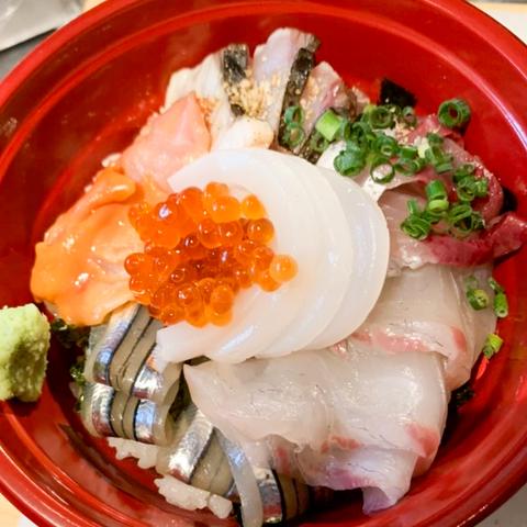大皿と魚 とびこ 日替わり海鮮丼