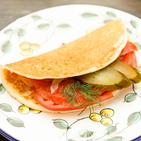 スンガリー 新宿東口本店 マリノーブナヤ・ケタ、ブリヌイパンケーキ巻き