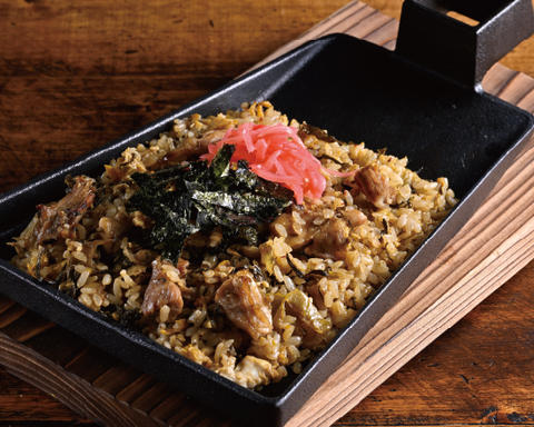 山内農場 博多駅筑紫口店 黒マー油香る炭火焼き鶏の高菜チャーハン