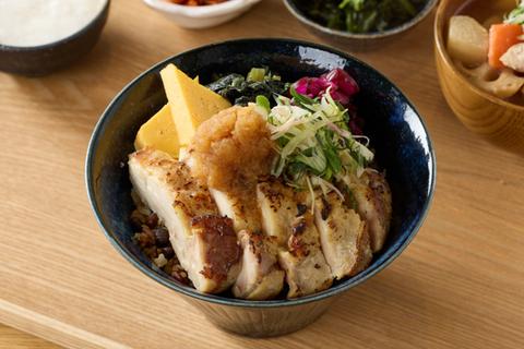 【十八穀米&美食美人】どんぶりde健康ごはん 西新井店 【和風】塩麹チキンステーキ丼 Chicken Steak Bowl