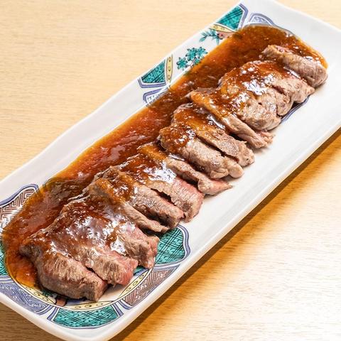 味彩おんの字 牛レアステーキ