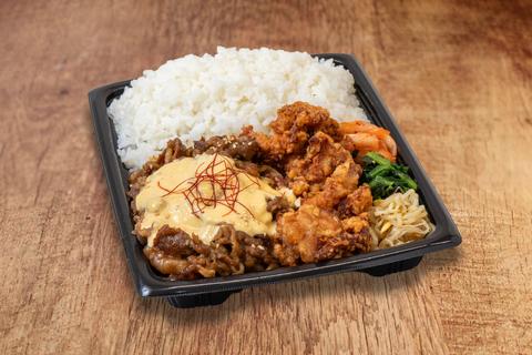 じゅうじゅうカルビ東尾久店 【デカ盛り】国産牛カルビ＆唐揚げ弁当(ガリマヨ)