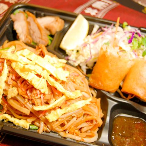 タイ料理専門店TAI THAI パッタイランチ弁当(Pad thai Luch)