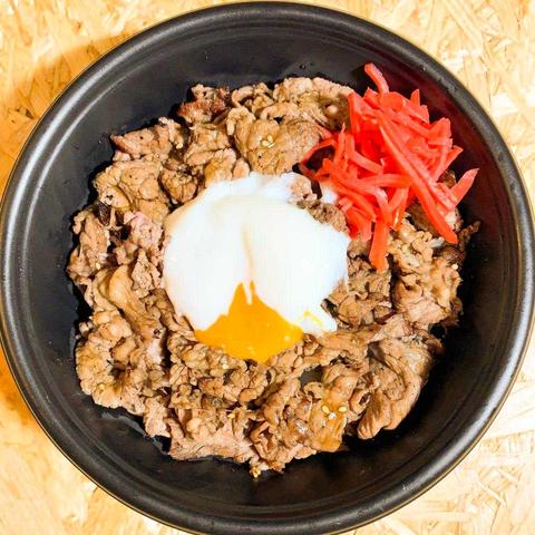 炭火焼肉弁当のニュージーランド社 m1 まかない牛丼(温玉付き)