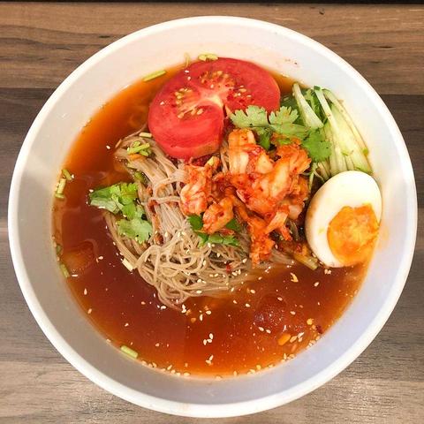 麺香厨 韓国冷麺大盛り