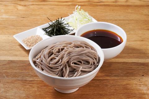 なぜ蕎麦にラー油を入れるのか。 秋葉原店 もりそば