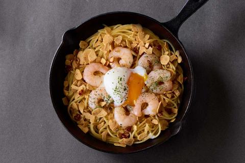 【ニンニク＆絶品パスタ】漢のペペロンチーノ 下北沢店 【ニンニク1.5倍】ガーリックシュリンプの温玉ペペロンチーノ Garlic Shrimp ＆ Soft Boiled Egg Peperoncino