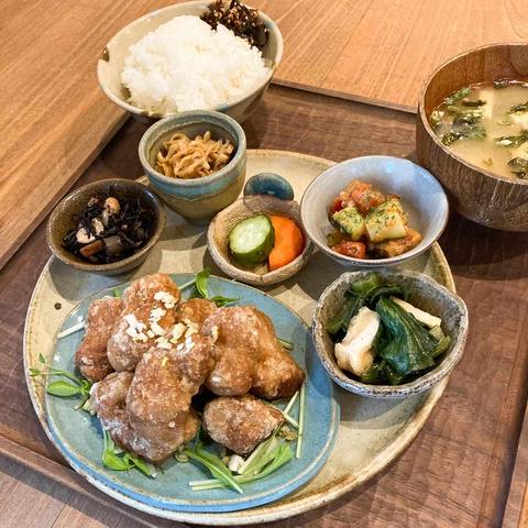 シラハト商店 大豆ミートの唐揚げ定食ー油淋鶏風ー