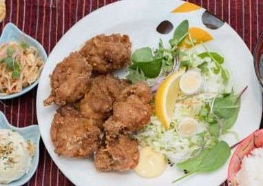 定食屋 ねこにこばん 自家製鳥の唐揚げ定食