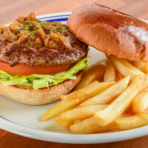 H's Burger stand ＆ Bar エイチズバーガー(フレンチフライ付き)