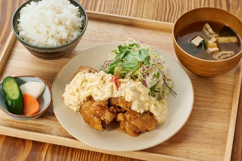 定食・居酒屋いえじ さつま地鶏のタルタルチキン南蛮定食(味噌汁付き)