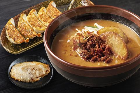 麺場 田所商店 関内店 北海道味噌らーめん+炙りチャーシュー1枚+餃子