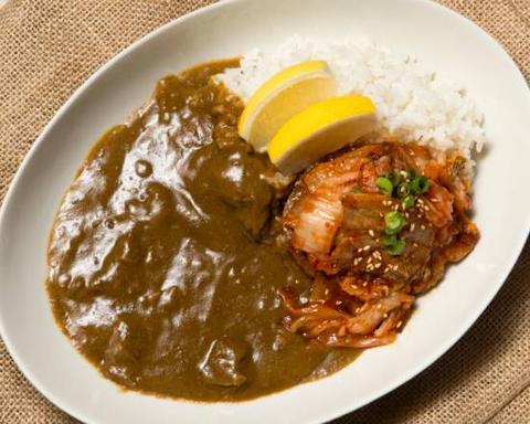 韓国風旨辛最高#ヤンニョムチキン 葛西店 【豚キムチ】まかない牛たんカレー [Pork and Kimchi] Mamanai Beef Tongue Curry