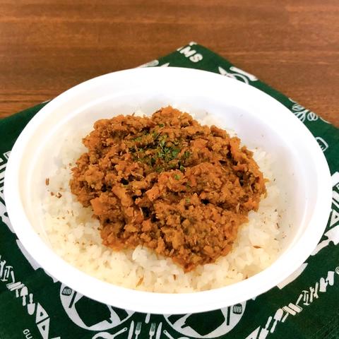Outdoor Cafe テント テントの特製ドライカレー