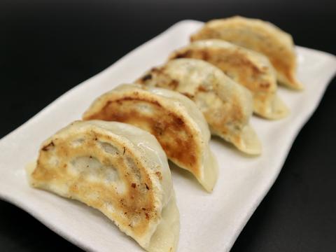 薬膳しゃぶしゃぶ 小尾羊 銀座店 焼き餃子 Pan-Fried Gyoza Dumplings