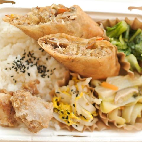 ひよこのカフェハウス ひよこのお野菜重ね煮ベジ春巻きごはん