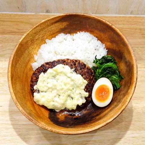 お肉屋さんの本気ハンバーグ！ とろけるチーズハンバーグディッシュ(ハンバーグ約190g、ライス約200g、スピナッチ、ハーフフレーバーエッグ)