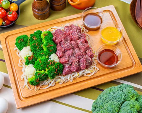 Muscle Kitchen 西瑞江3丁目 D)牛希少部位『シンタマ』ステーキ＆茹で上げブロッコリー ミドルサイズ 【410g305cal/Protein39.4g】