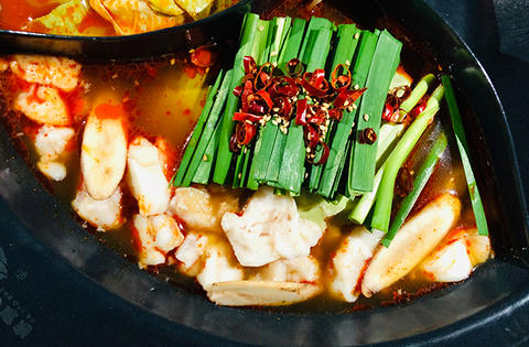 小尾羊 薬膳しゃぶしゃぶ 巣鴨店 特製薬膳もつ麻辣湯【火鍋単品】