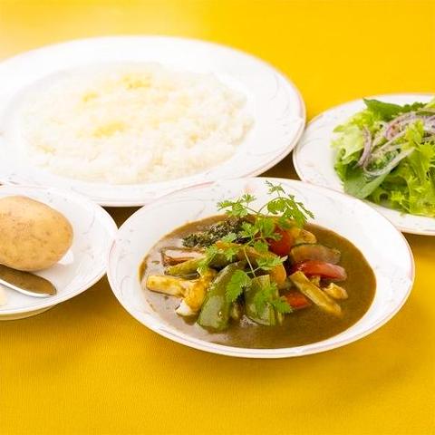 欧風カレー ル・ムーラン ヘルシー！季節の彩り野菜カレー