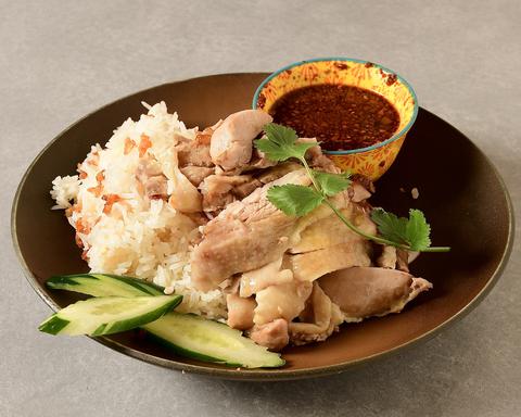 絶品カオマンガイとタイ料理 ヒウマイ センター北店 特製カオマンガイ