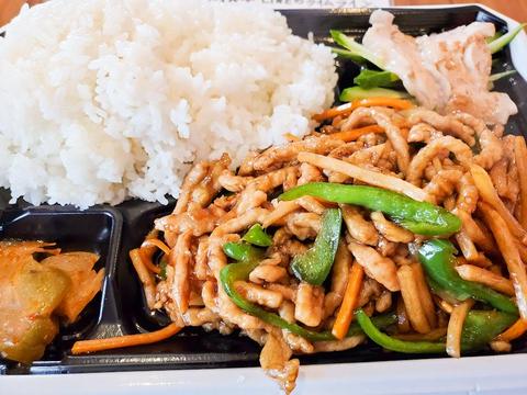 雪中王哈爾濱飯店 第九支店 チンジャオロース弁当