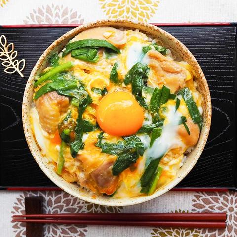 京のだし香る『親子丼日和』 Oyakodon biyori 親子丼+ニラ