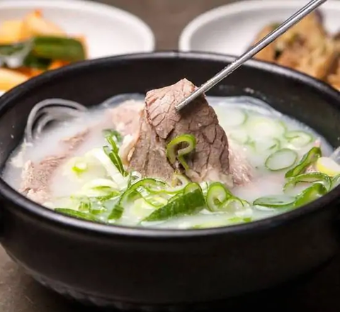 韓国料理＆生サムギョプサル ビビサム 池袋東口店 【ドリンク付き】牛すじ肉ソロンタン(おかず2品とライス付き) / solongtang / 