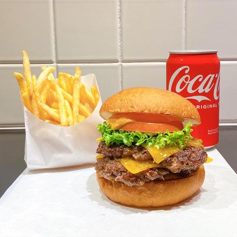 ヘンリーズバーガー 代官山店 和牛ダブル コンボ / Wagyu Double combo
