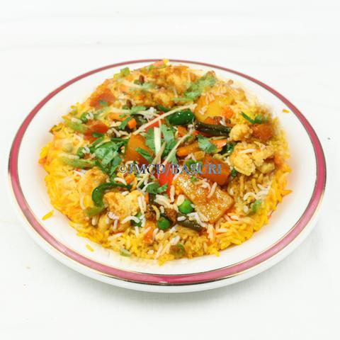 BASURI NEPALI & INDIAN RESTAURANT ベジタブルビリヤニ/Vegetable Biryani