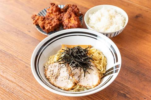 油そば・まぜそば ロマン 寝屋川日之出商店街店 油そばセットB(油そばと唐揚げとライス)