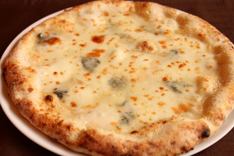 【本格イタリアンと石釜PIZZAのお店】Le quattro stagioni クアトロフォルマッジ