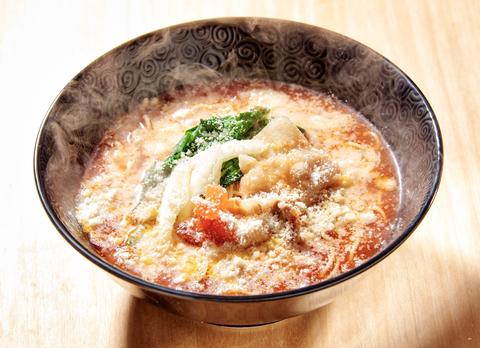 元祖トマトラーメンと元祖豆乳ラーメン 三味(333) 博多駅東店 ☆チーズトマトラーメン