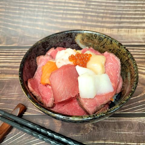 肉と魚のひかみ 駒込店 ローストビーフ×海鮮丼Roast Beef x Various Seafood Bowl