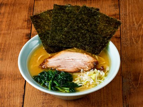 横浜家系ラーメン 松壱家 ラーメン(チャーシュー1枚・薬味ネギ・ホウレン草・ノリ3枚)