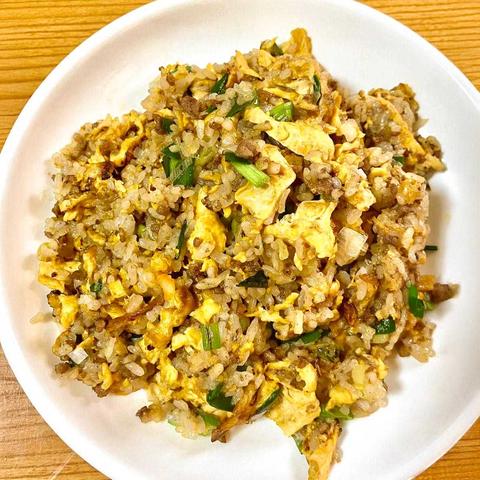 苗記 餃子房 牛肉ニラチャーハン