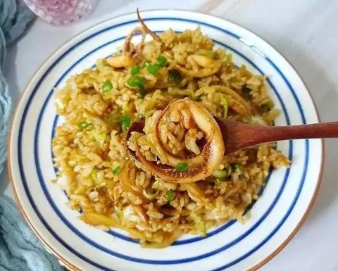 張闖麻辣湯 イカチャーハン