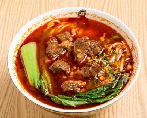 功夫 蘭州ラーメン 中華料理 麻辣牛肉麺+ミニ麻婆丼
