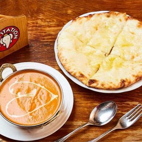 NAN STATION CAFE&TERRACE バターチキンカレーとハニーチーズナンセット Butter Chicken Curry & Honey Cheese Naan Set