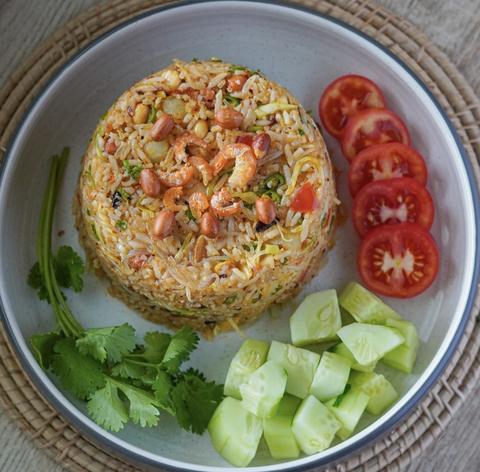 SHWE KA TAW ASIAN RESTAURANT ご飯サラダ/