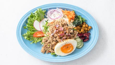 ododo falafel sandwich ガパオサラダ Stir-fried chicken with basil Salad