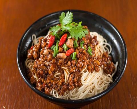 四川料理 成都小吃 炸面 ジャージャー麺