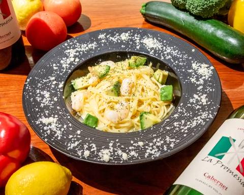【おうちDE本格イタリアン】La Promessa エビとアボカドのクリームソースパスタ Shrimp and Avocado Cream Sauce Pasta