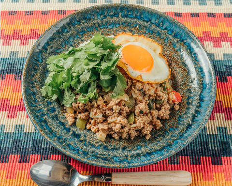 オリジナルガパオライス アロイ・ガパオ 晴見町店 山盛りパクチーのせガパオライス Gapao Rice with Coriander Mountain