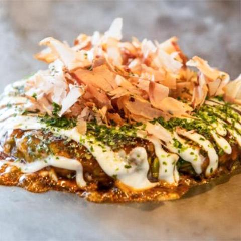 鉄板焼くるみ ミックスお好み焼 Mixed Okonomiyaki