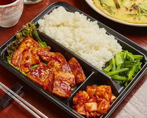 炭火ホルモン焼肉 金丸 豚カルビ Kalbi Korean Marinated Barbecued Pork