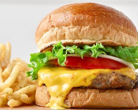TEDDY'S BIGGER BURGERS 横浜みなとみらいワールドポーターズ店 チェダーチーズバーガー(ポテトセット) Cheddar Cheese