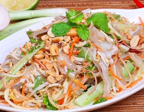 ベトナム料理SENHONG大久保店 豚耳入りサラダ Nm tai heo