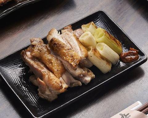 朝引き若鶏・朝獲れ鮮魚 粋 ももねぎ焼き Thigh & Green Onion Grill